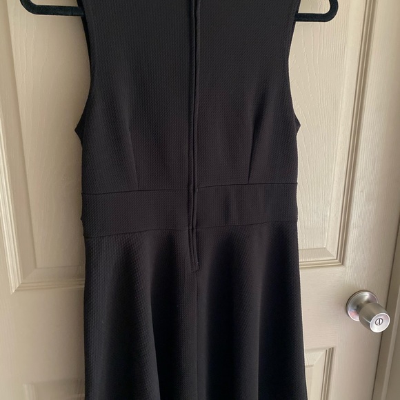 LBD👗 - Picture 4 of 4